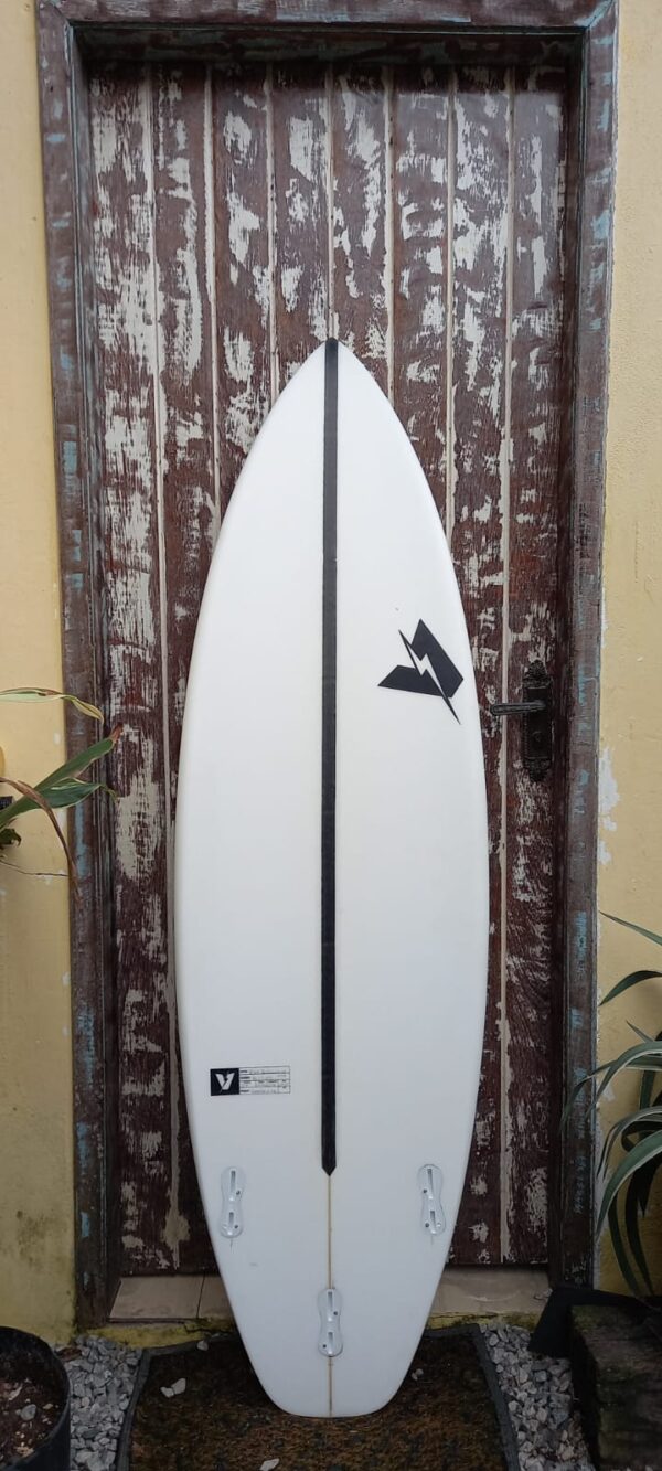 Prancha Surf Voltz 5'9" High Performance Carbono no Deck e na Longarina