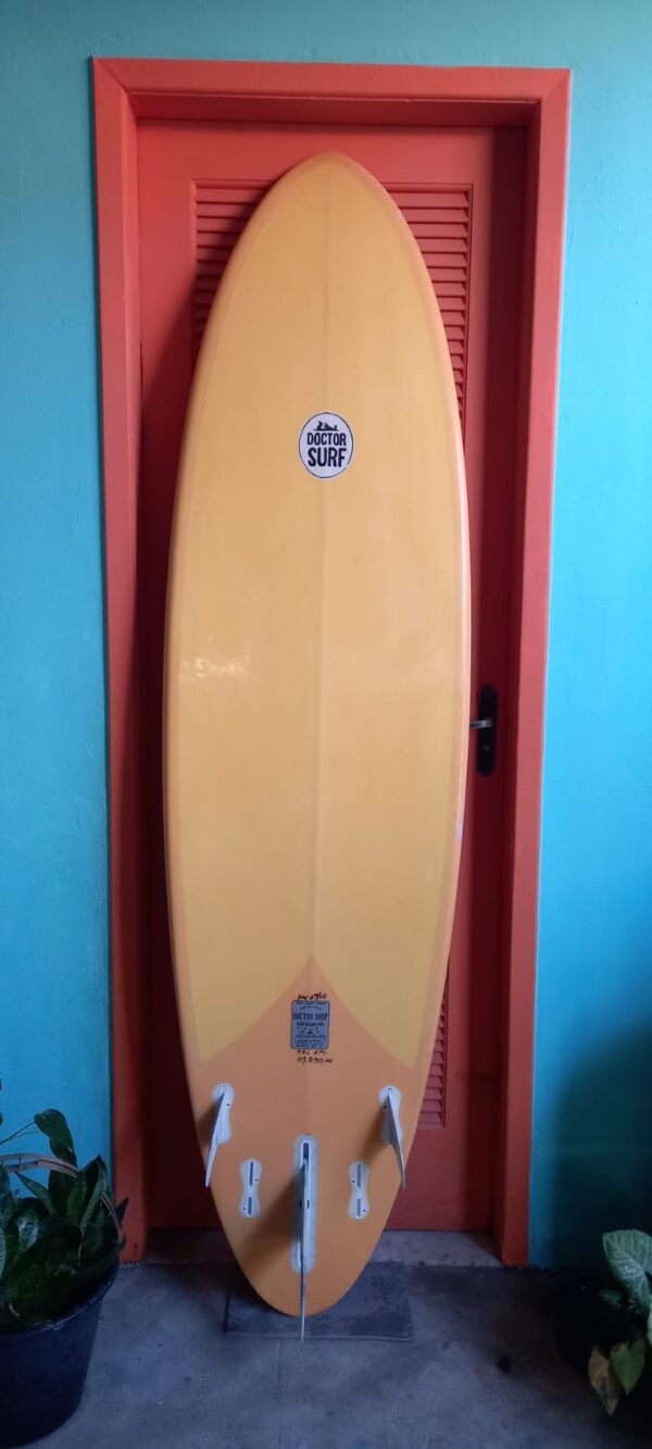 Prancha Surf Midlouca 6'10" Doctor Surf Seminova com Quilhas e Deck