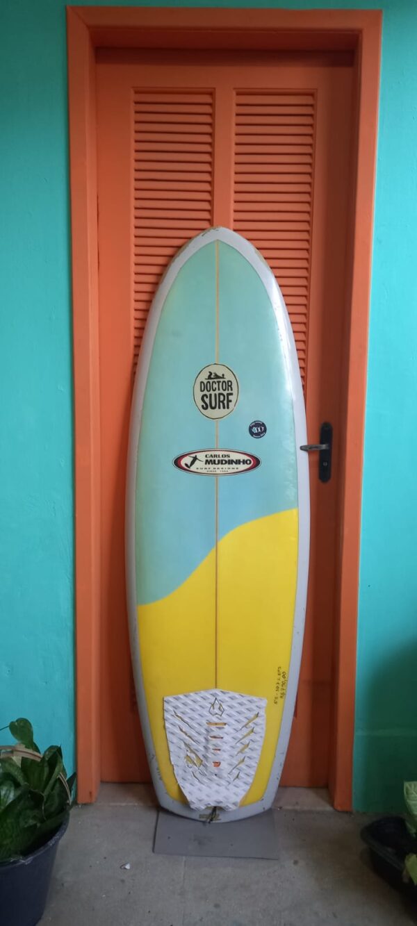 Prancha Surf 5'5" Mini Simmons Mudinho Seminova com Deck