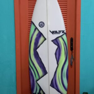 Prancha Surf Voltz 5'11" Seminova com Deck e Capa Térmica