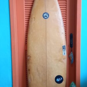 Prancha Surf Mudinho 5'8" Seminova com Quilhas e Deck