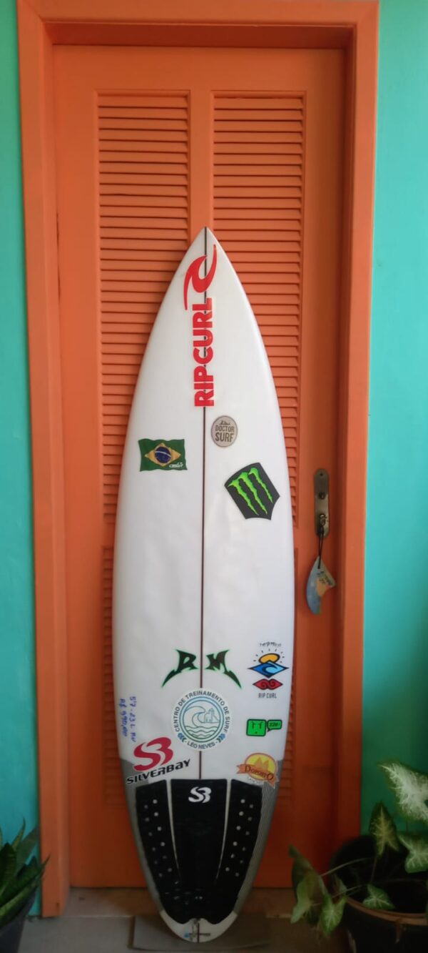 Prancha Surf 5'7" RM Ricardo Martins Seminova com Deck