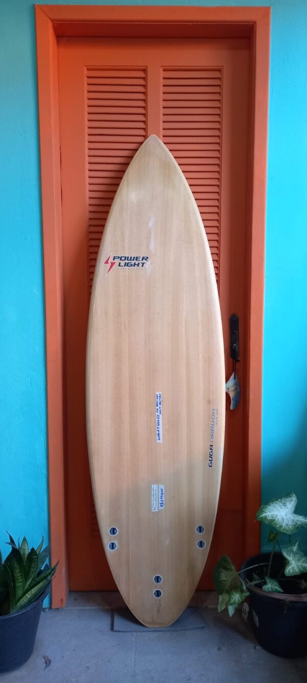 Prancha Surf 5'11" Powerlight Seminova com Deck