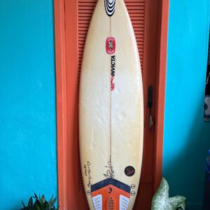 Prancha Surf 6'2" Invicta Seminova com Quilhas e Deck