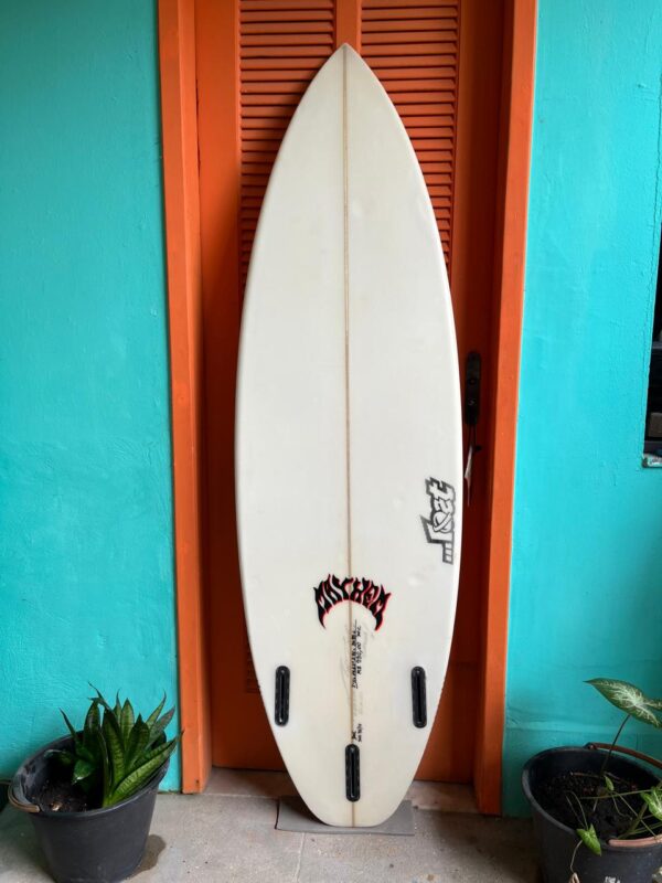 Prancha Surf 5'11" Lost Driver 2.2 Seminova com Deck