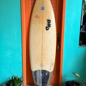 Prancha Surf 6'4" DHD Seminova com Deck