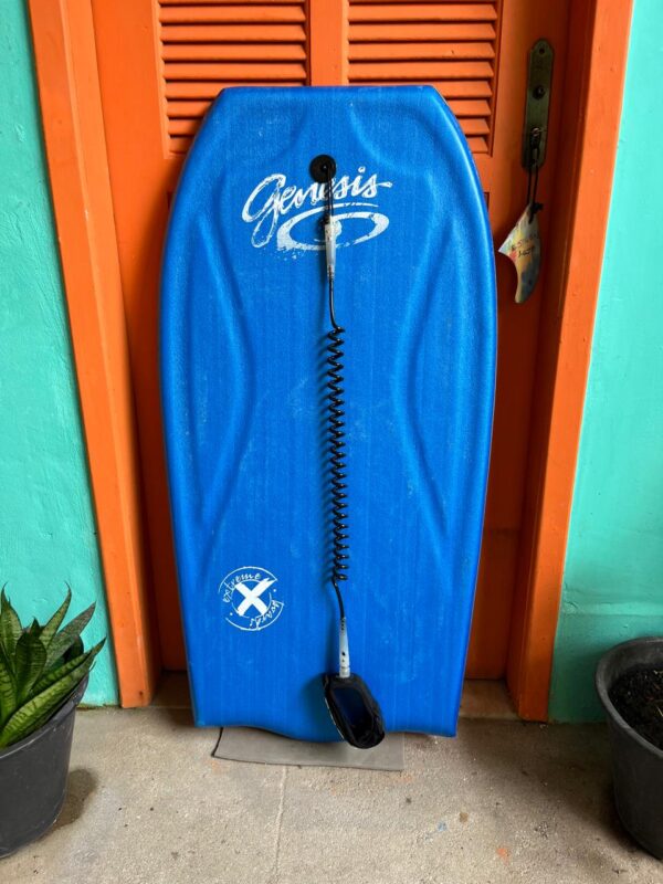 Prancha Bodyboard 42" Extreme Seminova com Leash