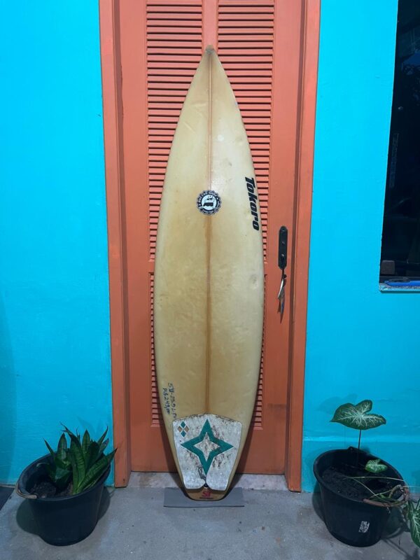 Prancha Surf 5'11" Tokoro Seminova com Deck