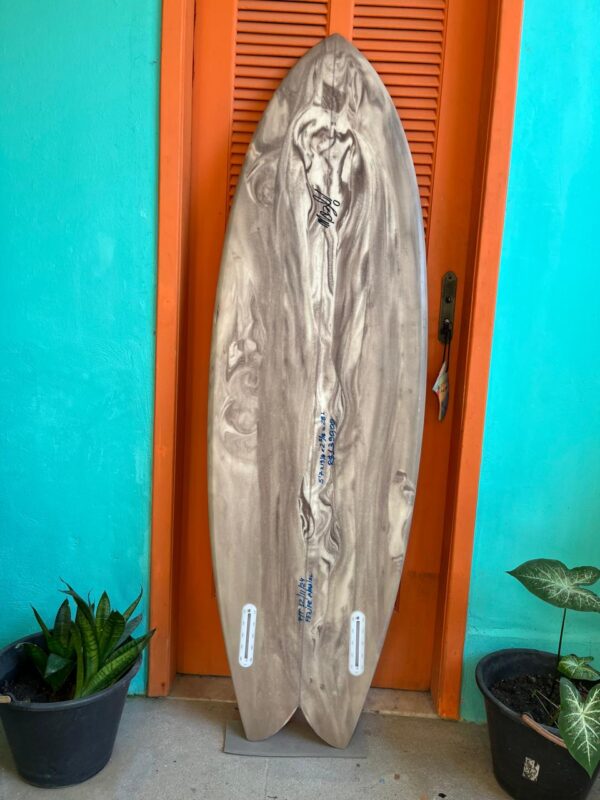 Prancha Surf 5'7" Fish Biquilha Seminova Pintura Pigmentada