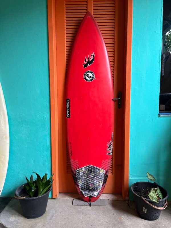 Prancha Surf 6'2" Udo Bastos Seminova com Deck