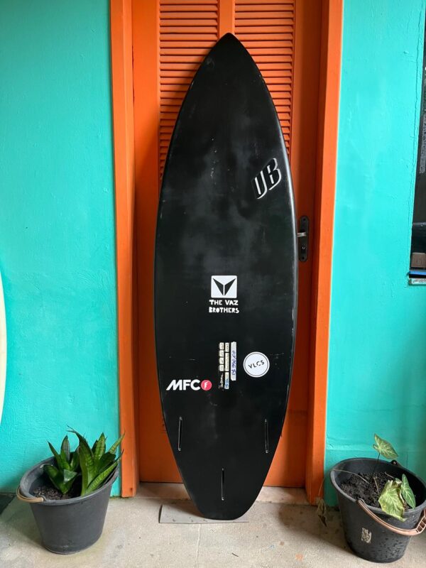 Prancha Surf UB 5'10" Seminova com Deck Importado