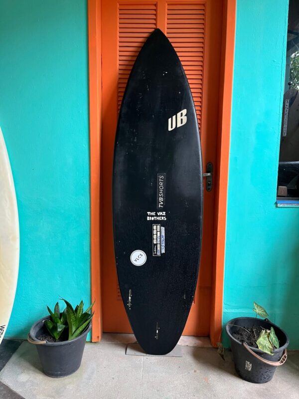 Prancha Surf 6'2" UB Seminova com Deck