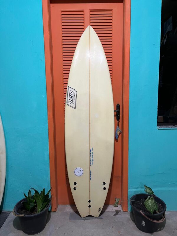 Prancha Surf New 6'3" Seminova com Deck