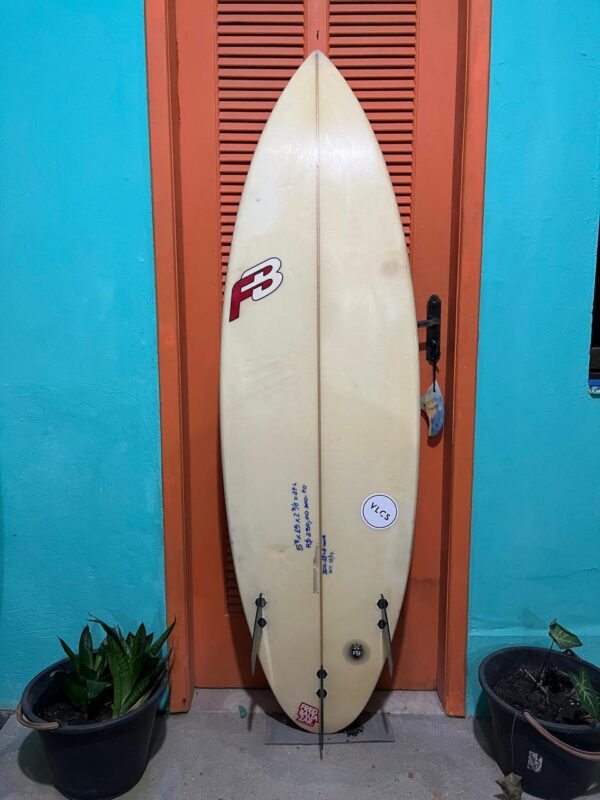 Prancha Surf 5'8" FB Seminova com Deck e Quilhas