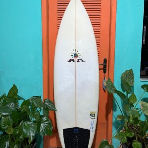 Prancha Surf RM 6'0" Seminova com Quilhas de Fibra e Deck