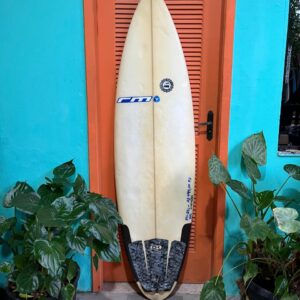 Prancha Surf RM 5'11" Seminova com Deck