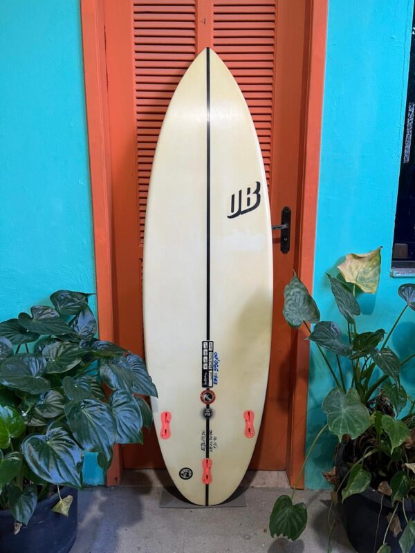 Prancha Surf UB 5'6" Seminova com Deck
