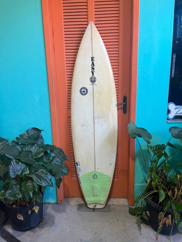 Prancha Surf Easy 5'10" Seminova com Deck