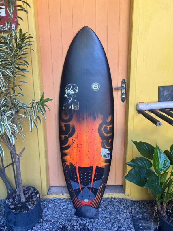 Prancha Surf Skeleton 5'5" com Deck