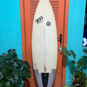 Prancha Surf 5'11" Leandro Santos Seminova com Deck