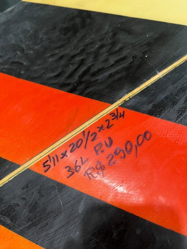 Prancha Surf 5'11" Toninho Seminova com Deck e Quilhas