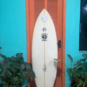 Prancha Surf 5'11" Marcelo Peninha Seminova com Quilhas