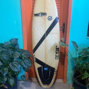 Prancha Surf JS 5'11" Importada Seminova com Deck e Quilhas