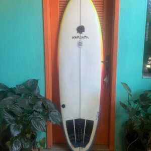 Prancha Surf Nick 5'11" Seminova com Deck