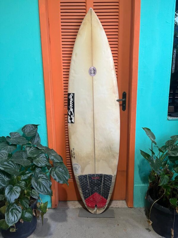 Prancha Surf Simões 5'11" Seminova com Deck