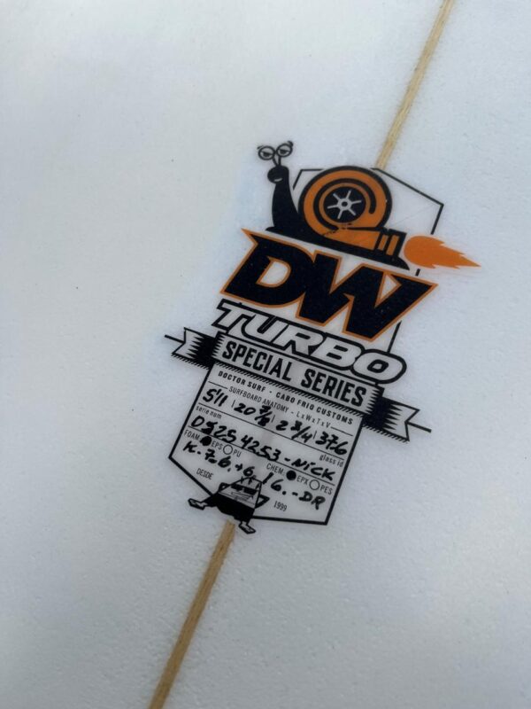 Prancha Surf 5'11" DW-Turbo