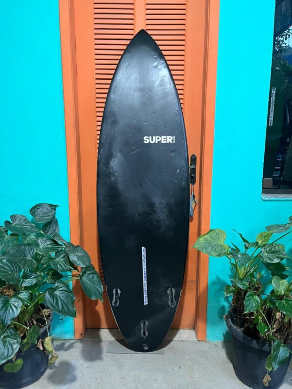 Prancha Surf 5'11 Super Brand Importada Seminova com Deck