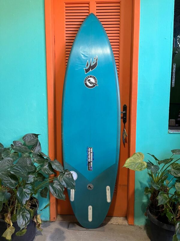 Prancha Surf UB 6'4" Seminova com Deck