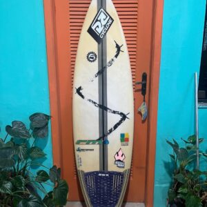 Prancha Surf RM 5'8" Victor Ribas Seminova com Deck