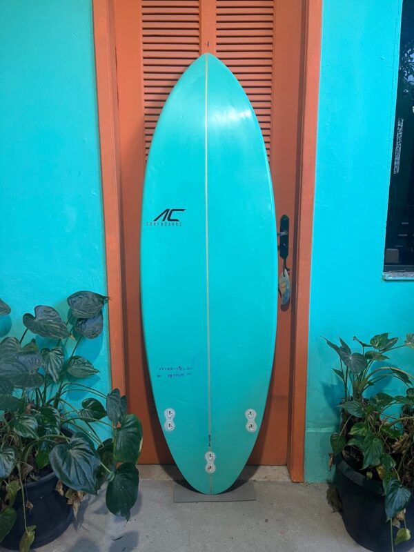 Prancha Surf 5'8" AC Seminova com Deck
