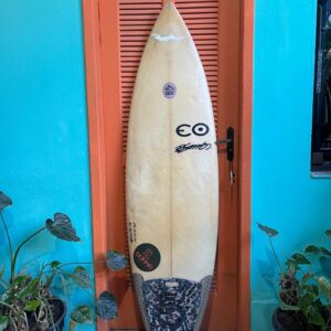 Prancha Surf 5'8" Beto Santos Seminova com Deck e Quilhas