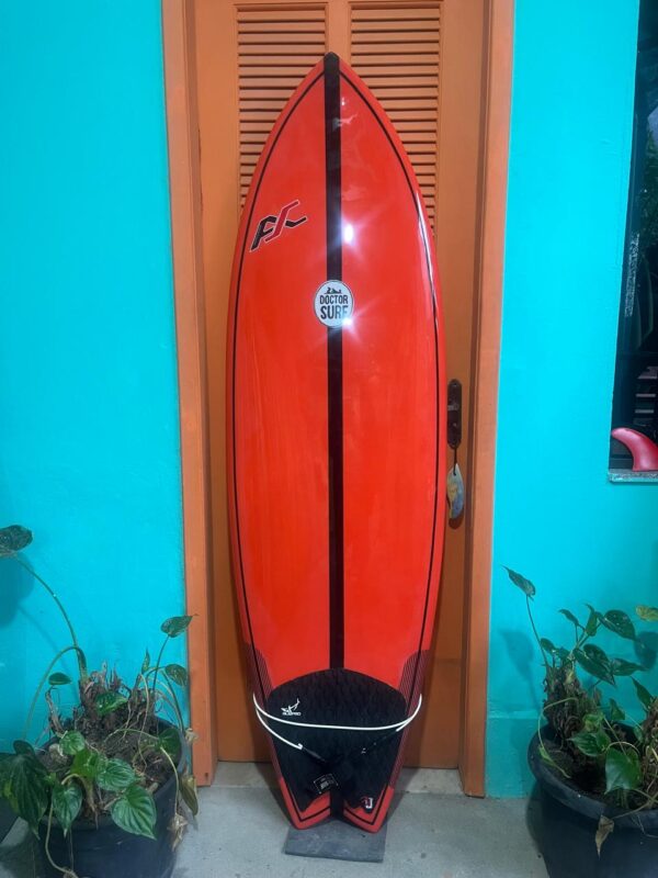 Prancha Surf 6'2" AC Seminova com Quilhas, Leash e Deck