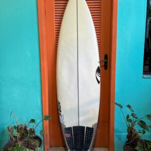 Prancha Surf Sharp Eye 5'11" Seminova com Deck