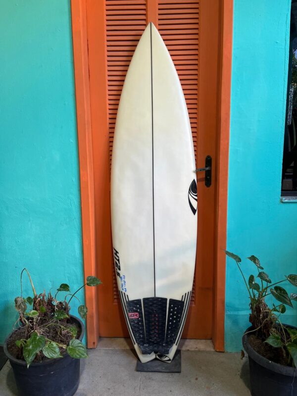 Prancha Surf Sharp Eye 5'11" Seminova com Deck