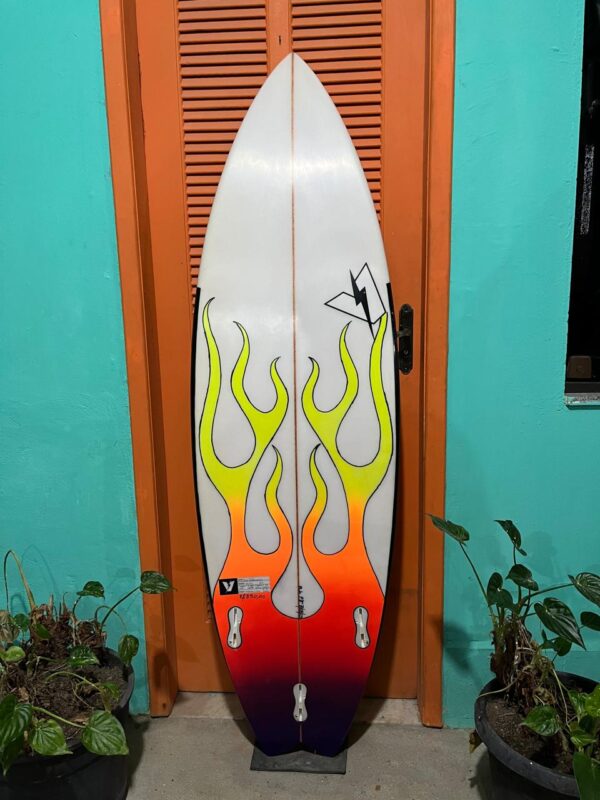 Prancha Surf Voltz 5'9" Seminova com Deck