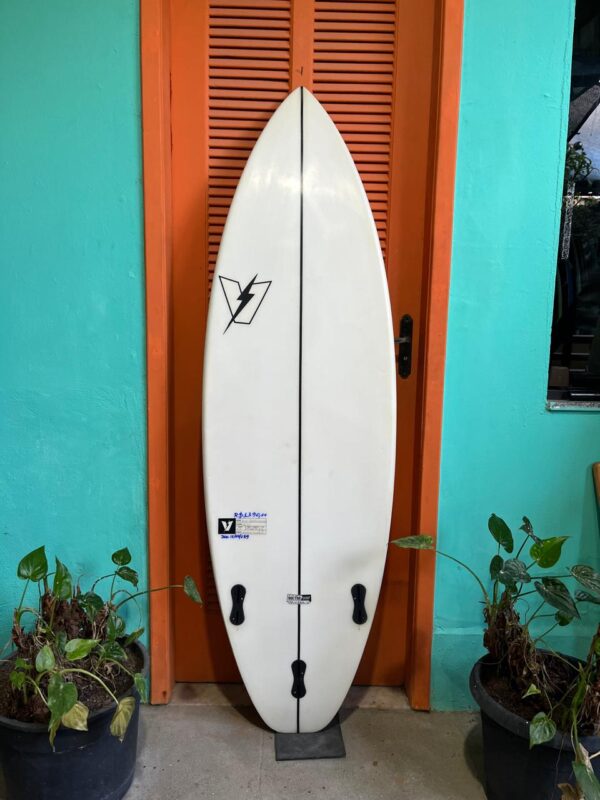 Prancha Surf Voltz 5'8" Seminova com Deck