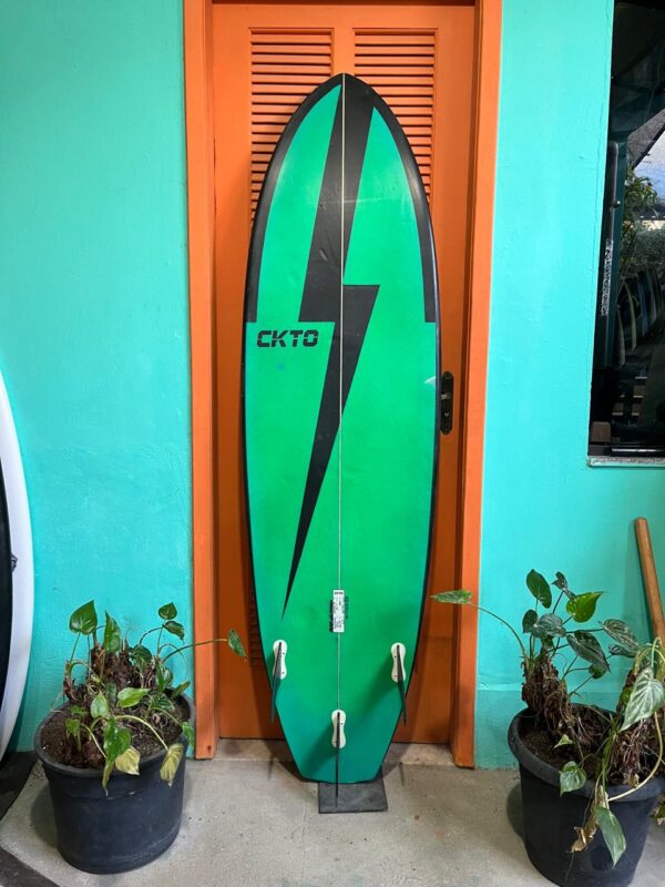 Prancha Surf 6'3" CKTO Seminova com Deck e Quilhas