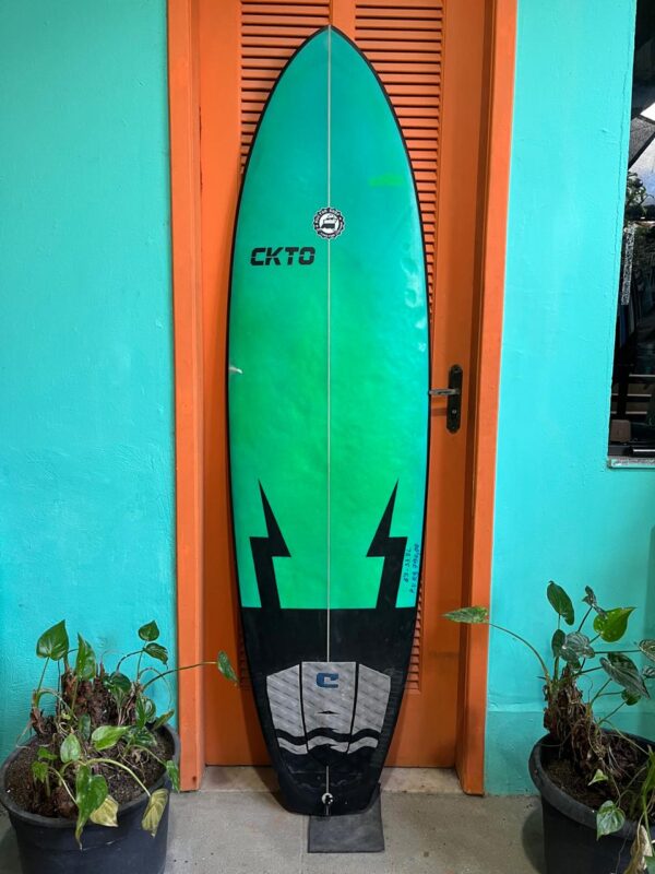 Prancha Surf 6'3" CKTO Seminova com Deck e Quilhas