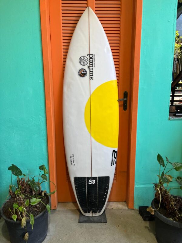 Prancha Surf 5'11" Surfland Fábio Gouveia Seminova com Deck