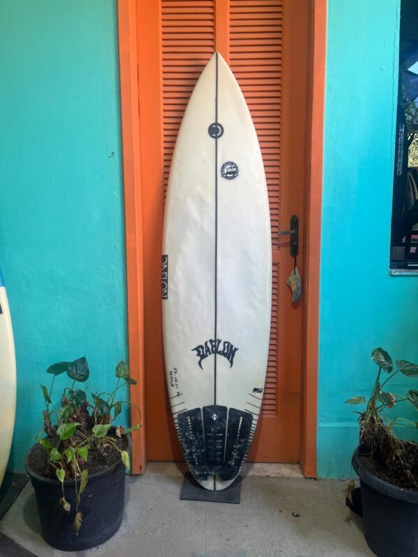Prancha Surf 5'9" Daflon Seminova com Deck