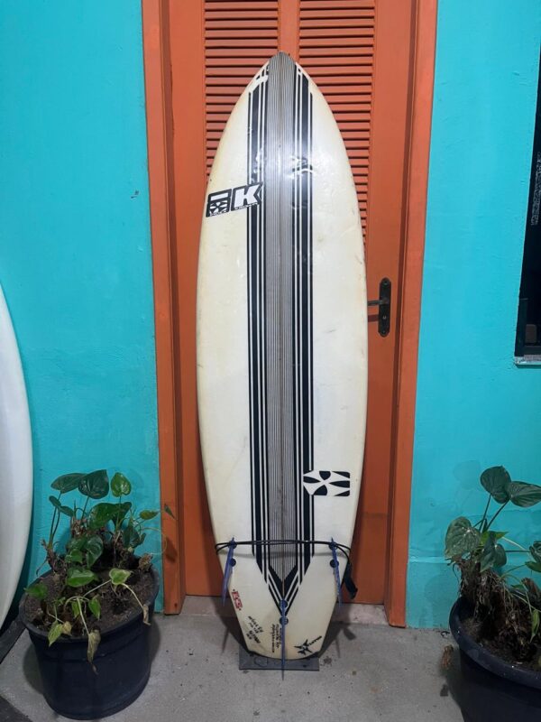 Prancha Surf 5'10" Index Krown Seminova com Deck, Leash e Quilhas