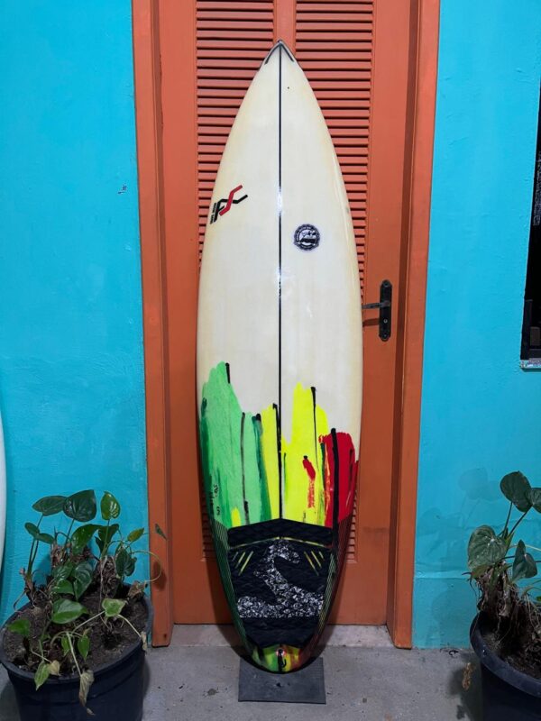 Prancha Surf AXC 5'10" seminova com Deck