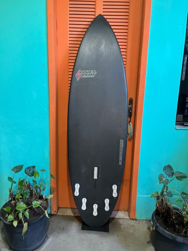 Prancha Surf 5'11" Power Light Full Carbon Seminova com Deck