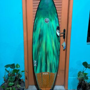 Prancha Surf 5'9" Sharp Eye Seminova com Deck e Quilhas