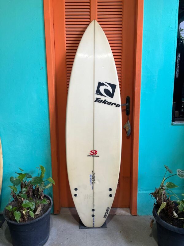 Prancha Surf 5'11" Tokoro Seminova