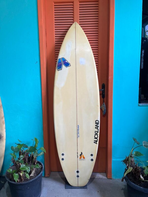Prancha Surf 6'0" Auckland Seminova com Deck e Pintura Personalizada